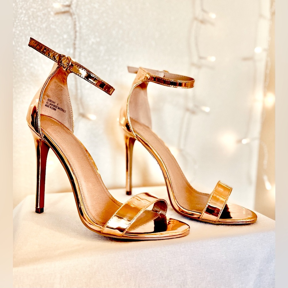 Rose gold beautiful and sexy, really good shape